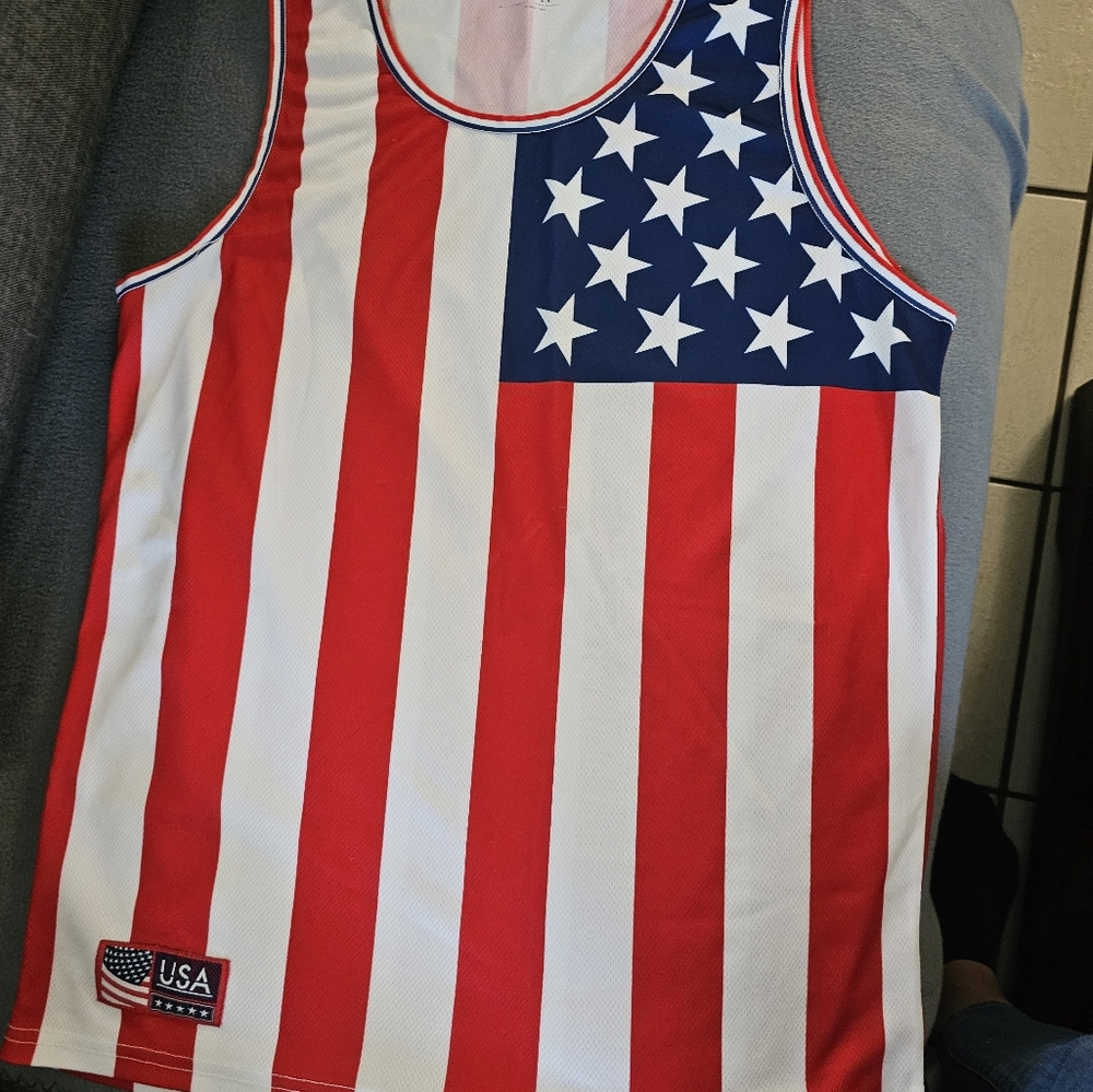 MENS PATRIOTIC TANK TOP! SIZE SMALL! WORN COUPLE OF TIMES!